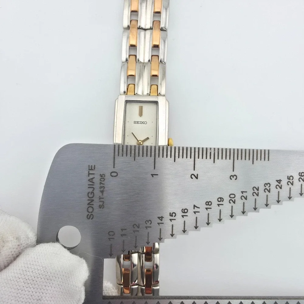 Vtg SEIKO Ladies Watch 4N00-7089 White Rectangle Dial Silver Gold Plate 7.25